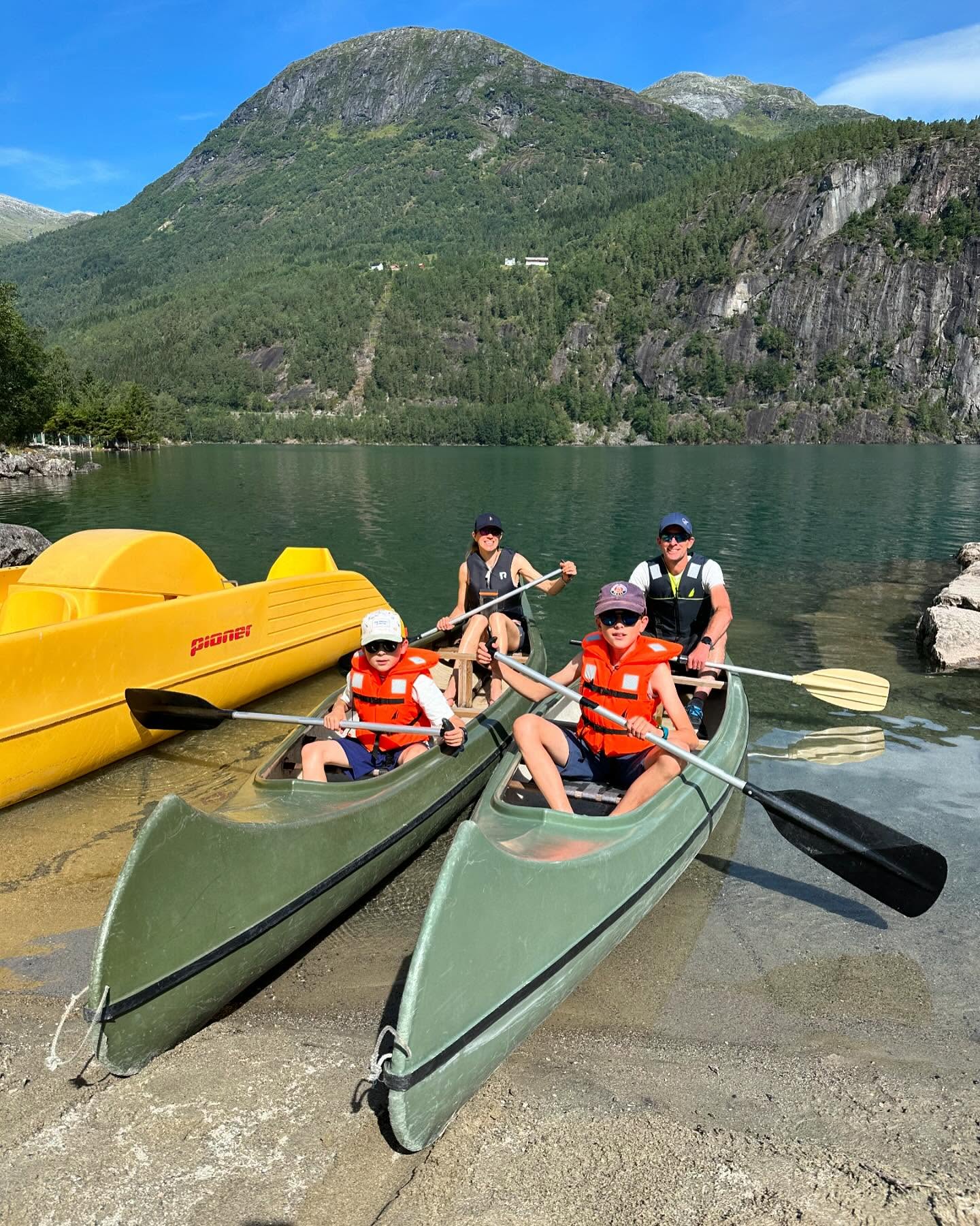 kayak i stryn med familie