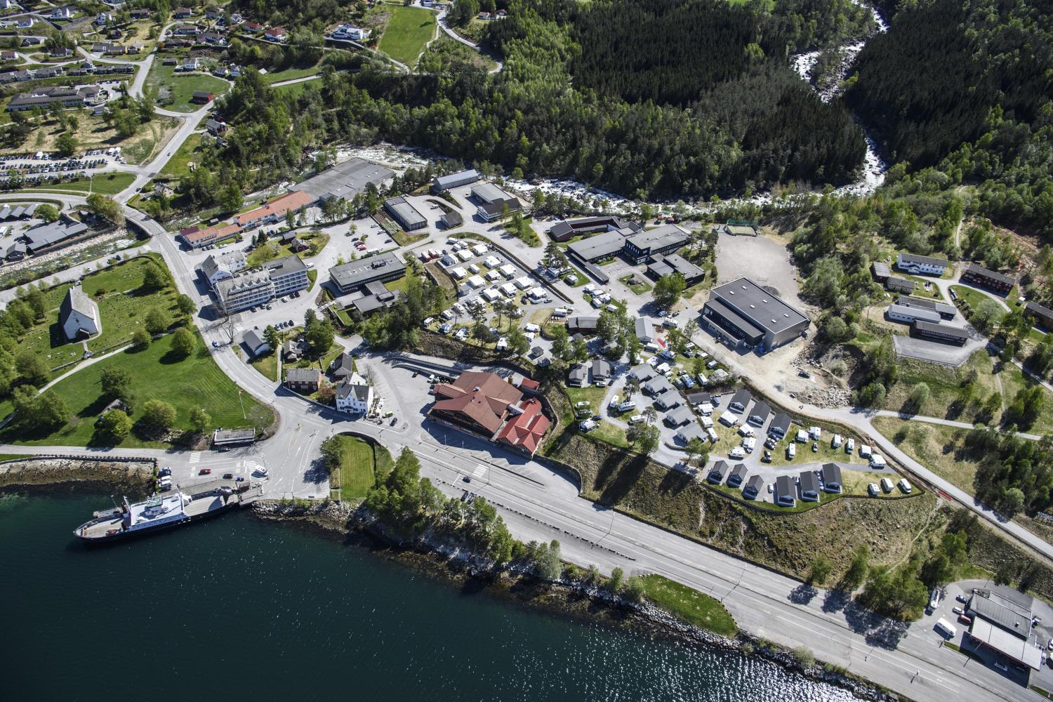 Dronefoto av Kinsarvik Camping