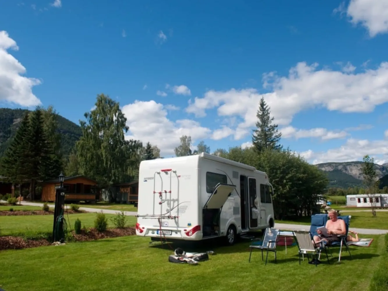 Sølvgarden Hotell & Feriesenter - Bobil på oppstillingsplass