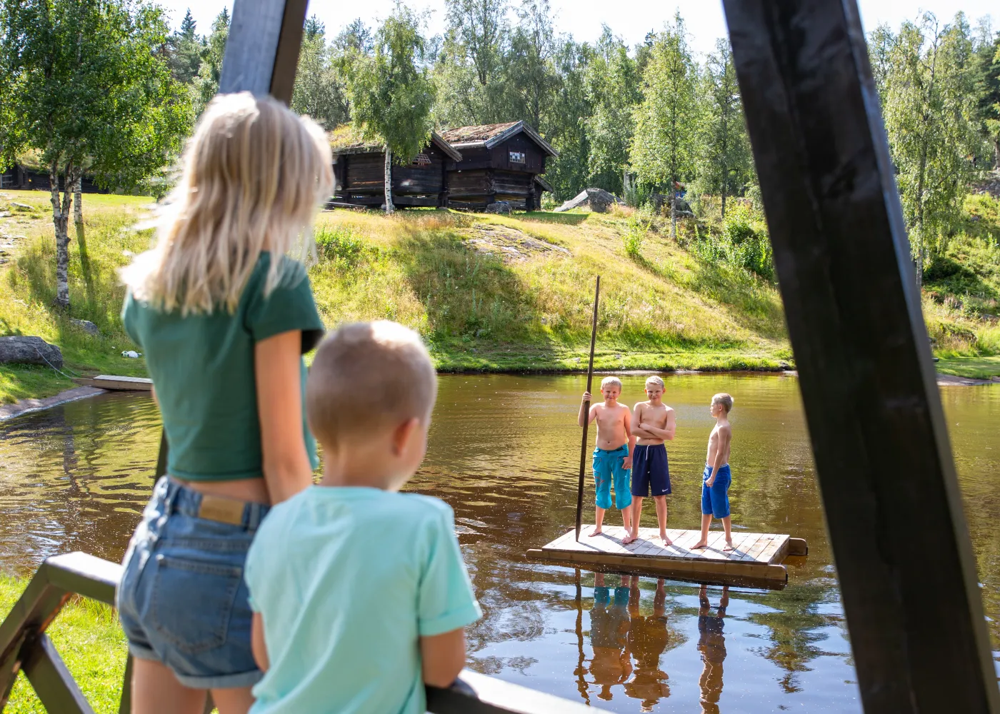 Groven Camping & Hyttegrend - badedam med flytebrygge